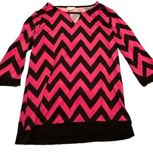 Pink & Black chevron top size M